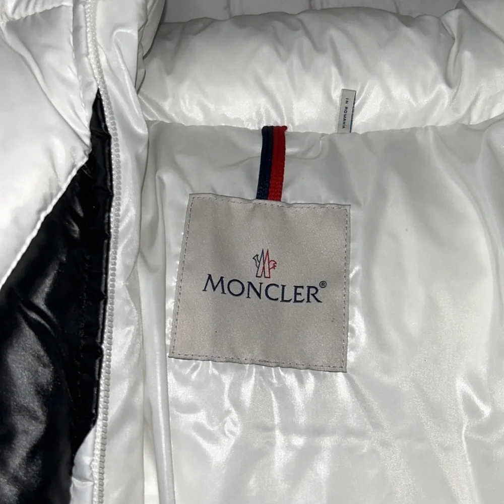 ❌ SOLD 😍MONCLER HAINE ZIG ZAG DOWN JACKET
WHITE & BLACK - Picture 13 of 15